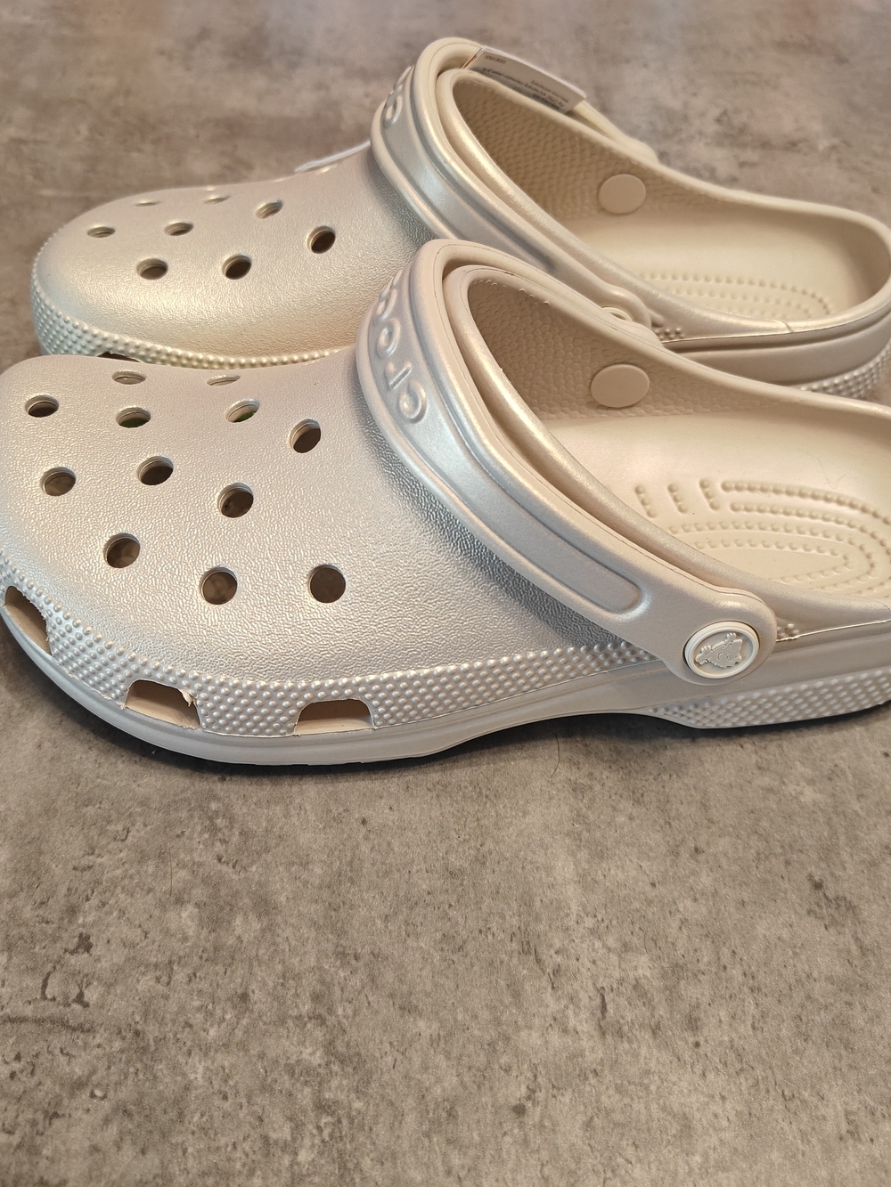 🆕 NWT Crocs Classic Pearl Shine Clogs WMS 9